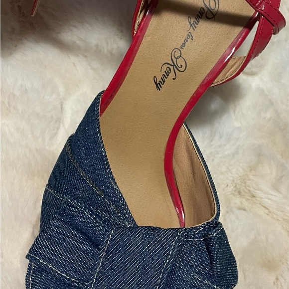 Penny Loves Kenny denim bow and red wedge shoes - Picture 11 of 11